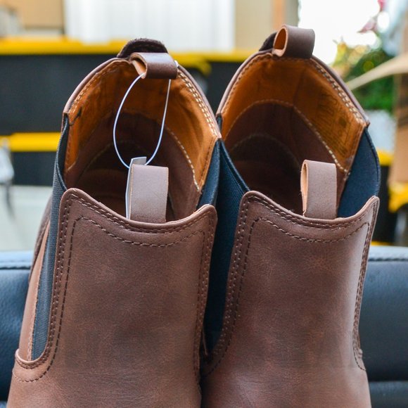 Men's Lucas Pull-On Chukka Leather Boot in Brown Memory Foam Round Toe IZOD - Picture 5 of 8